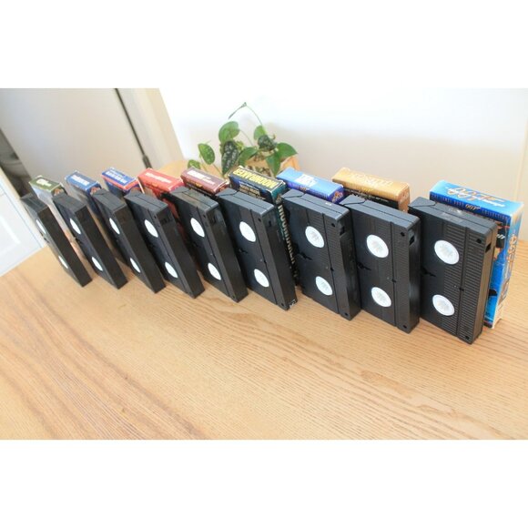 James Bond 007 VHS Colletction Lot of 9 - TESTED and WORKING. - Picture 14 of 17